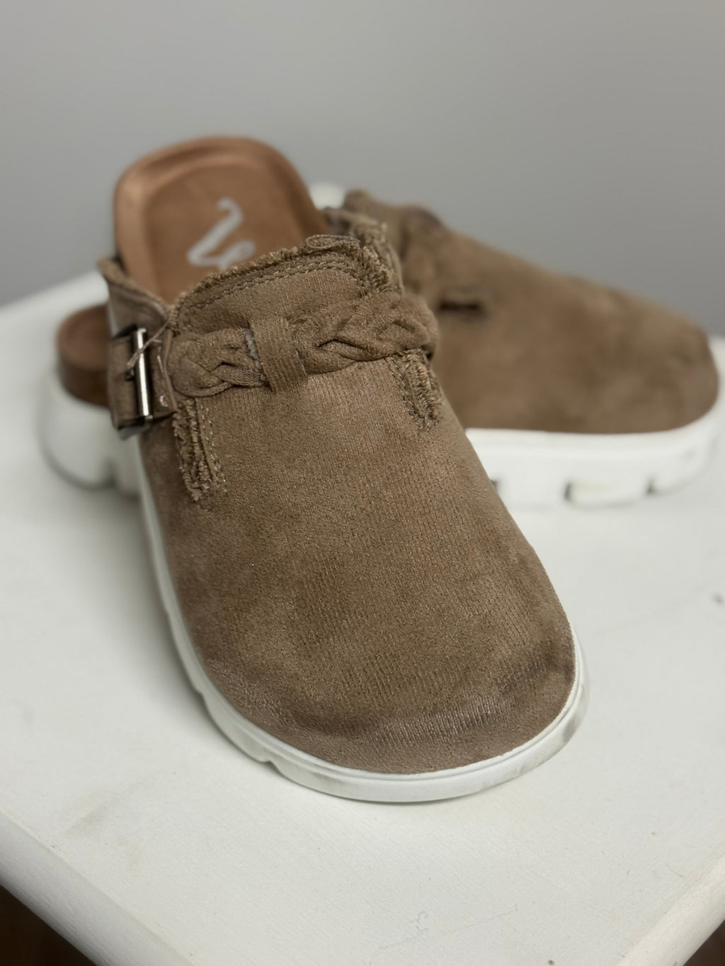 Very G: Cali Clog