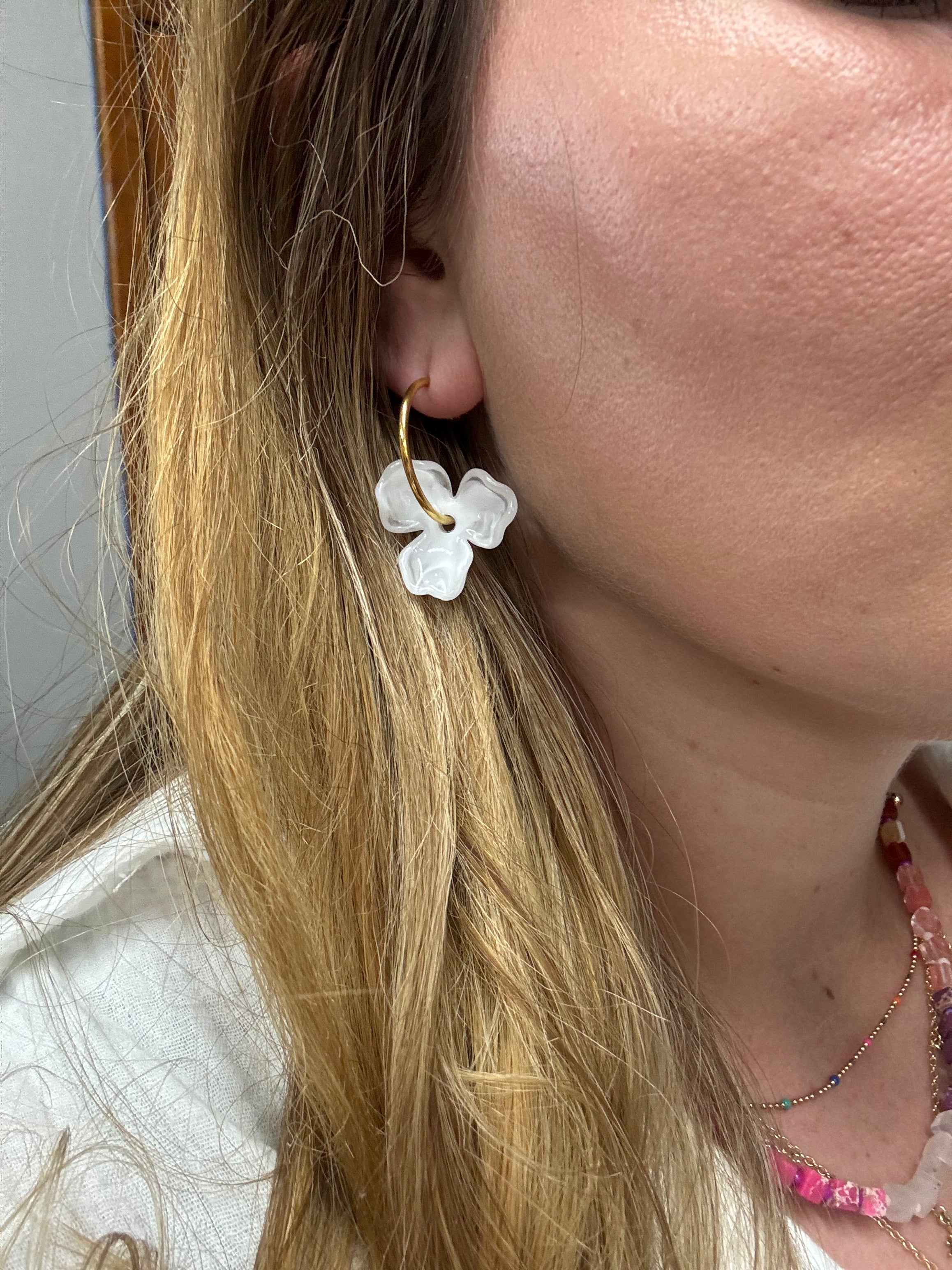 Magnolia Hoops White