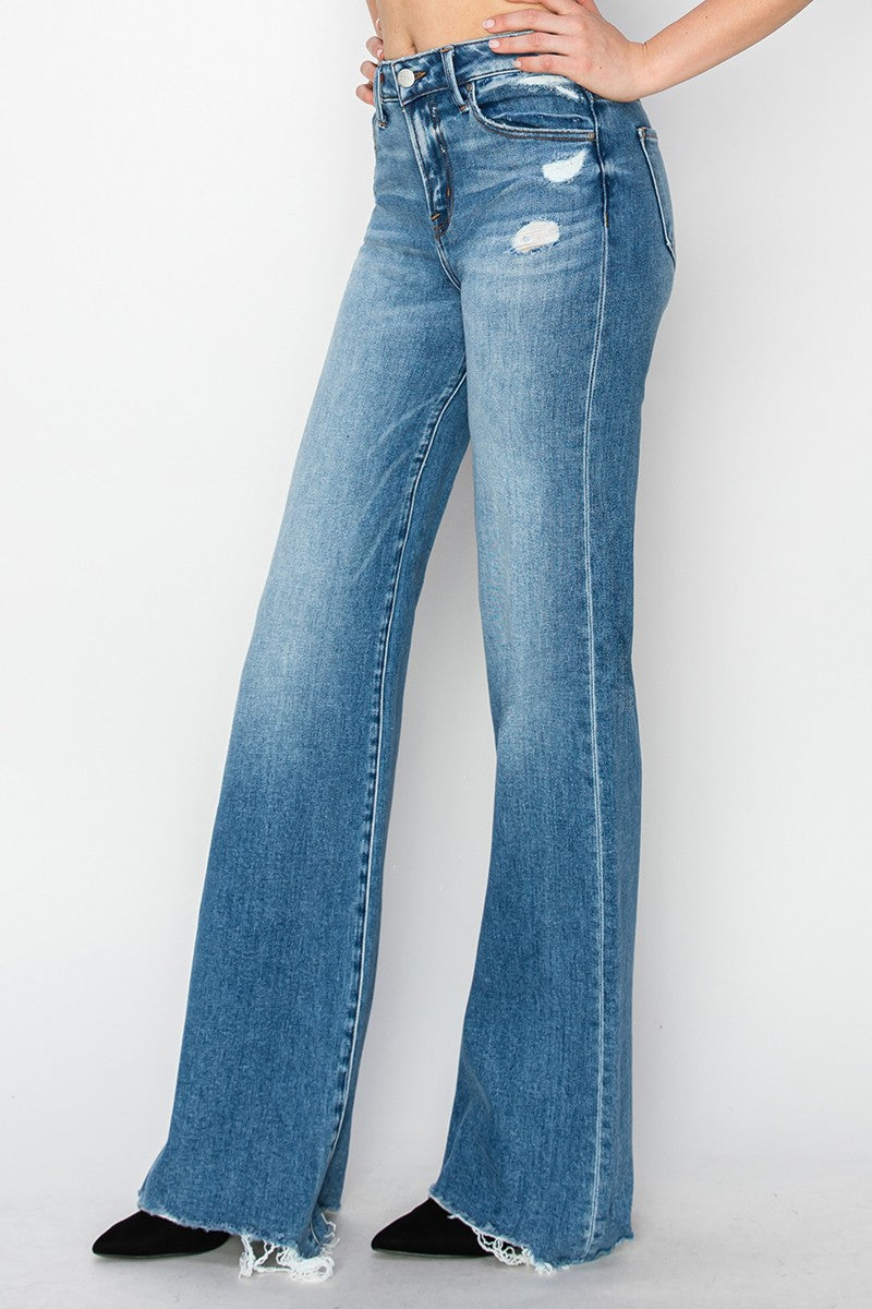 Risen Wide Legged Jeans - Medium Wash - Extended Size